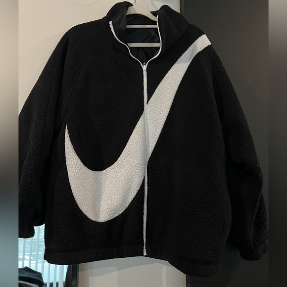 Women’s Nike Sherpa Swoosh Reversible Jacket - Picture 1 of 7